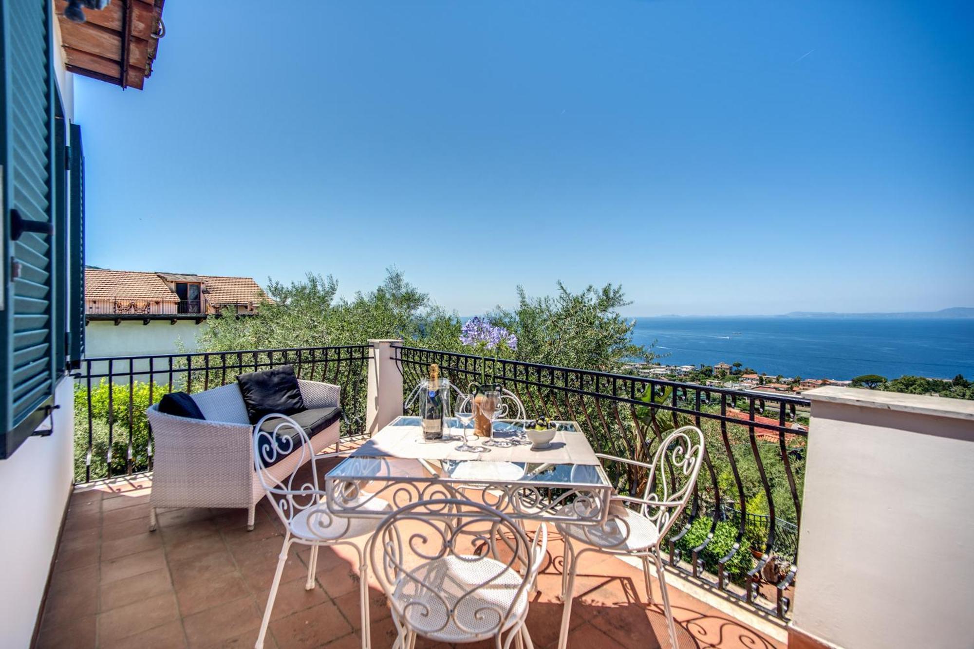 M Suites Sorrento Luaran gambar