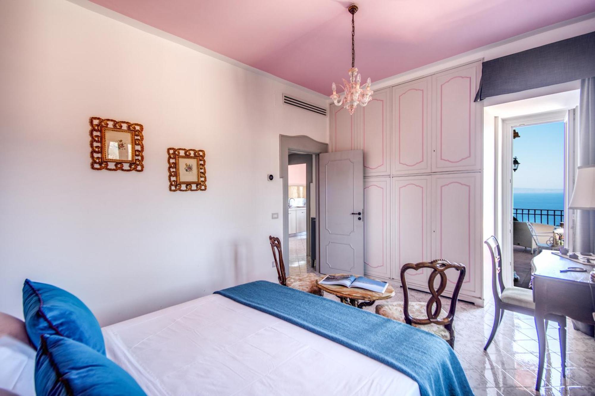 M Suites Sorrento Luaran gambar