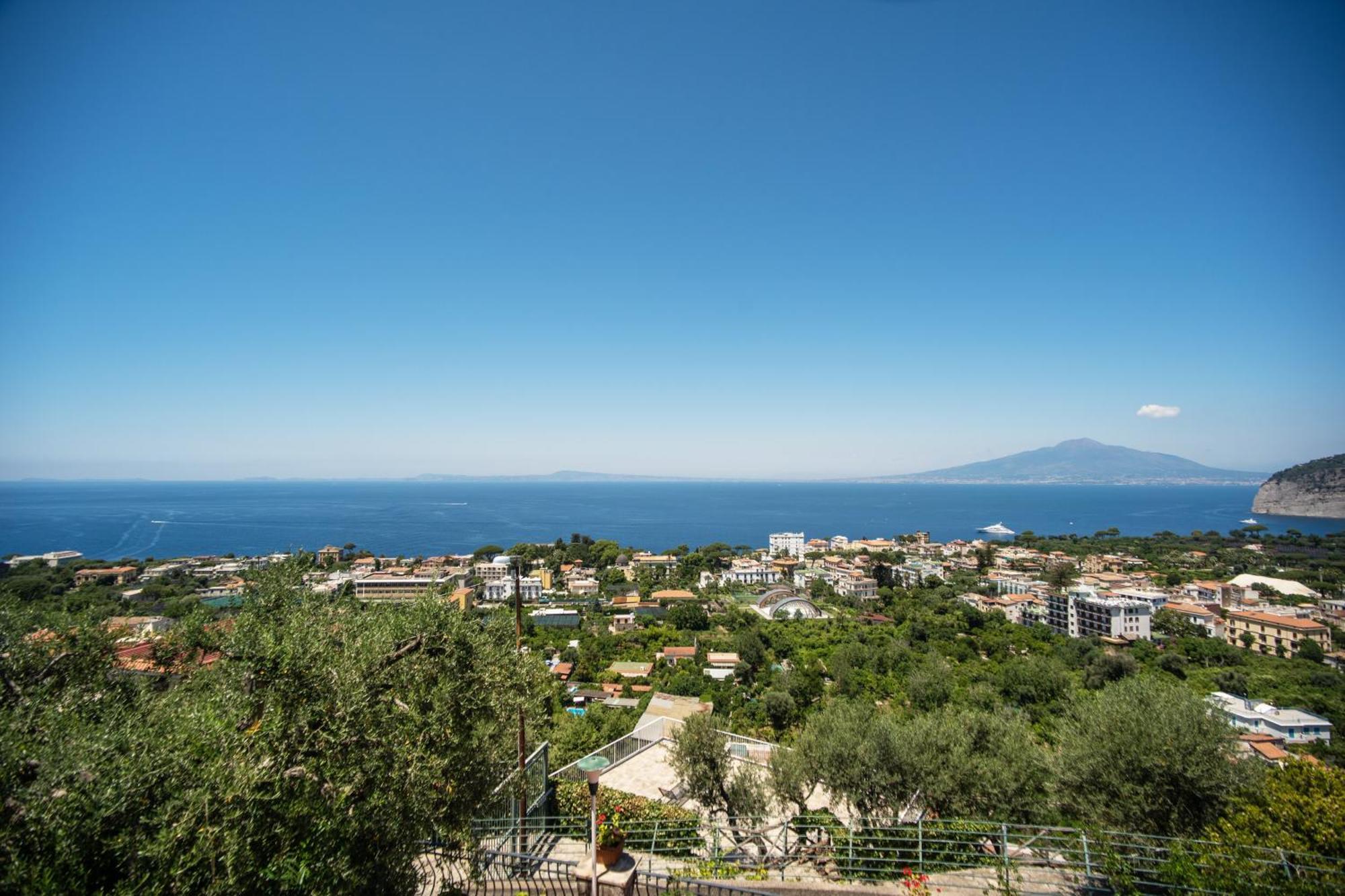 M Suites Sorrento Luaran gambar