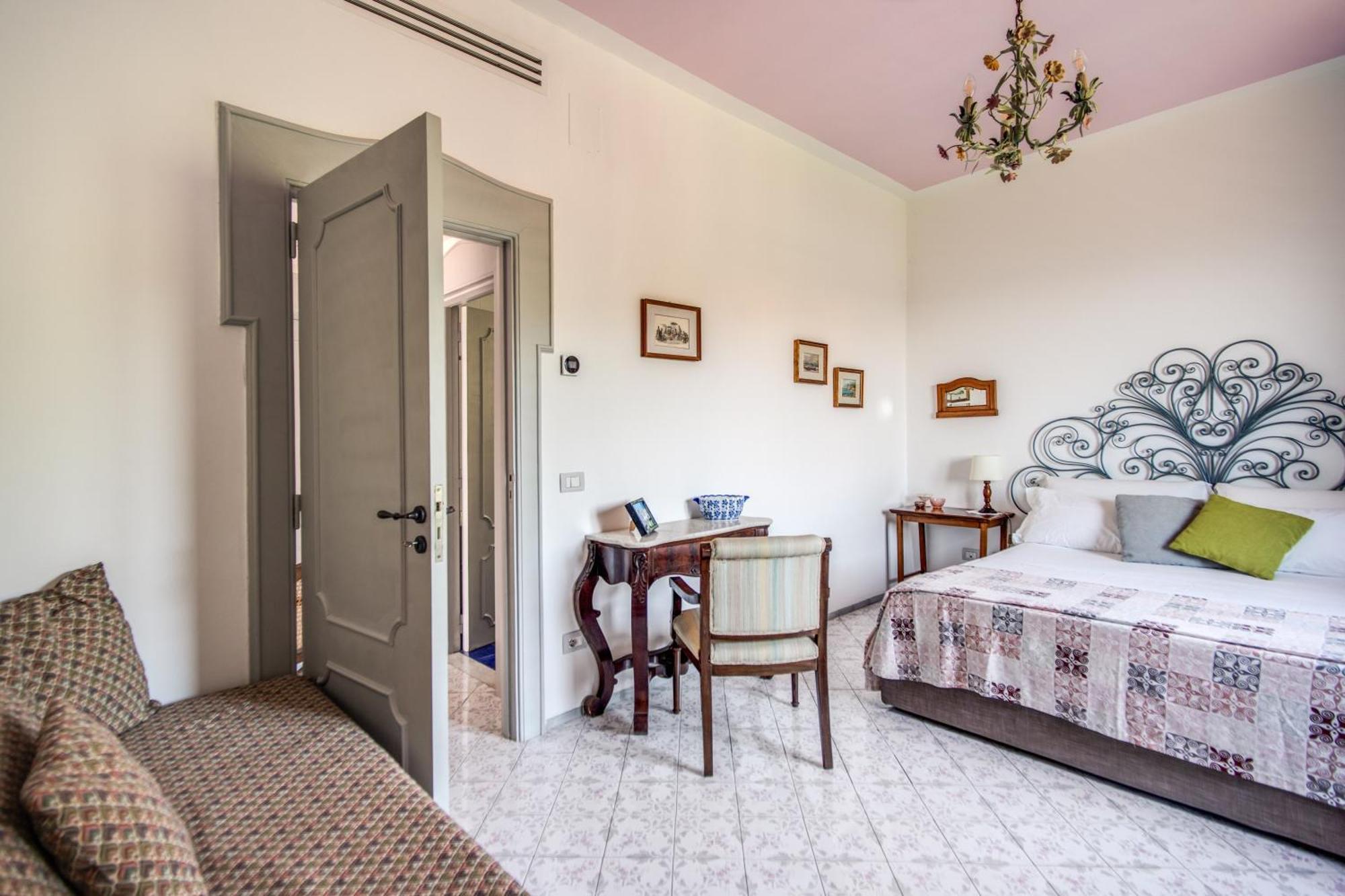 M Suites Sorrento Luaran gambar