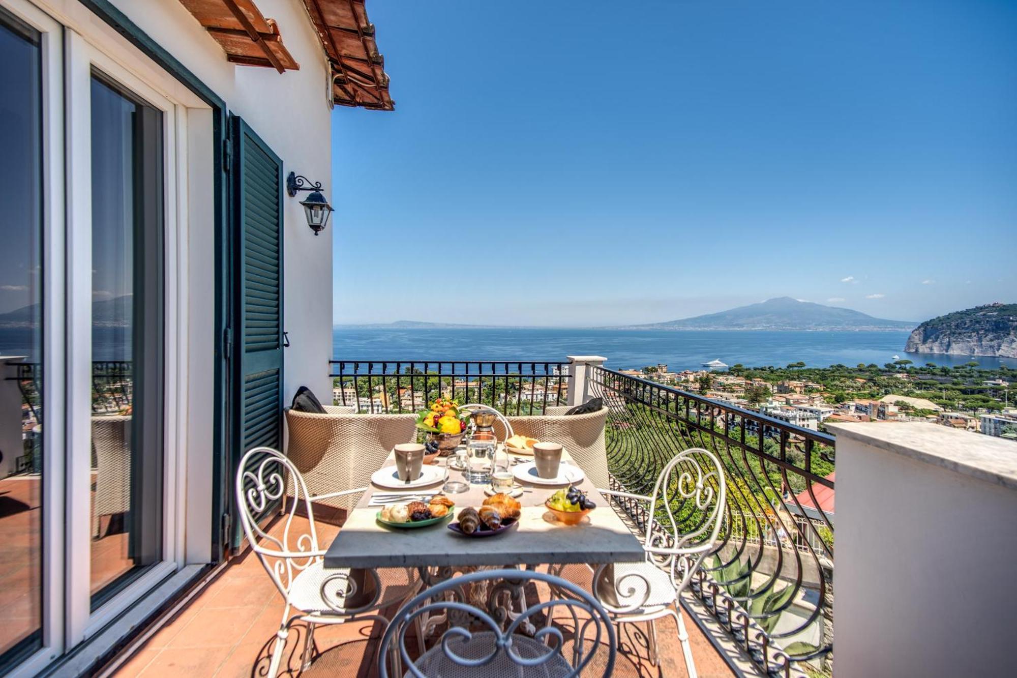 M Suites Sorrento Luaran gambar