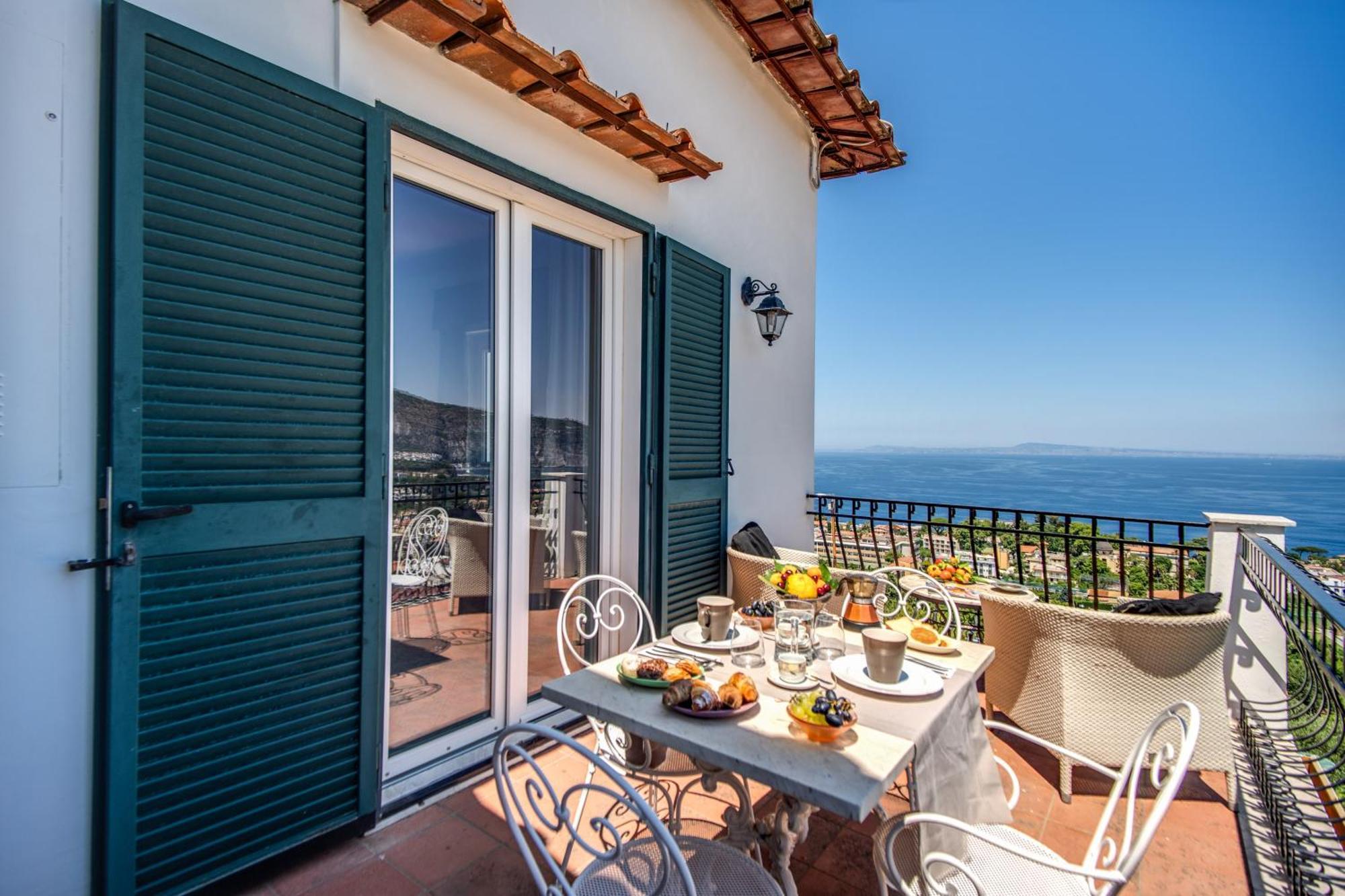 M Suites Sorrento Luaran gambar
