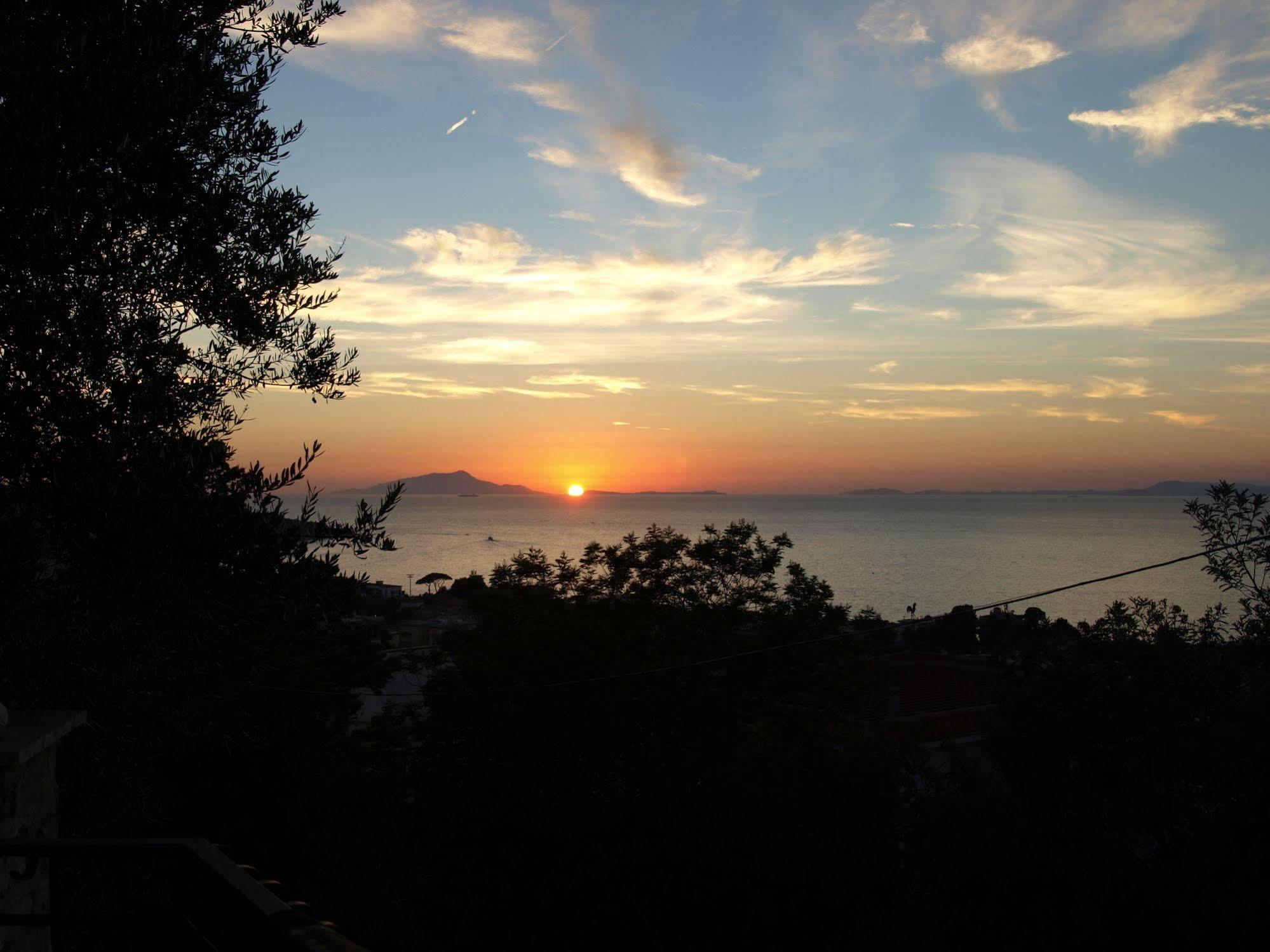 M Suites Sorrento Luaran gambar