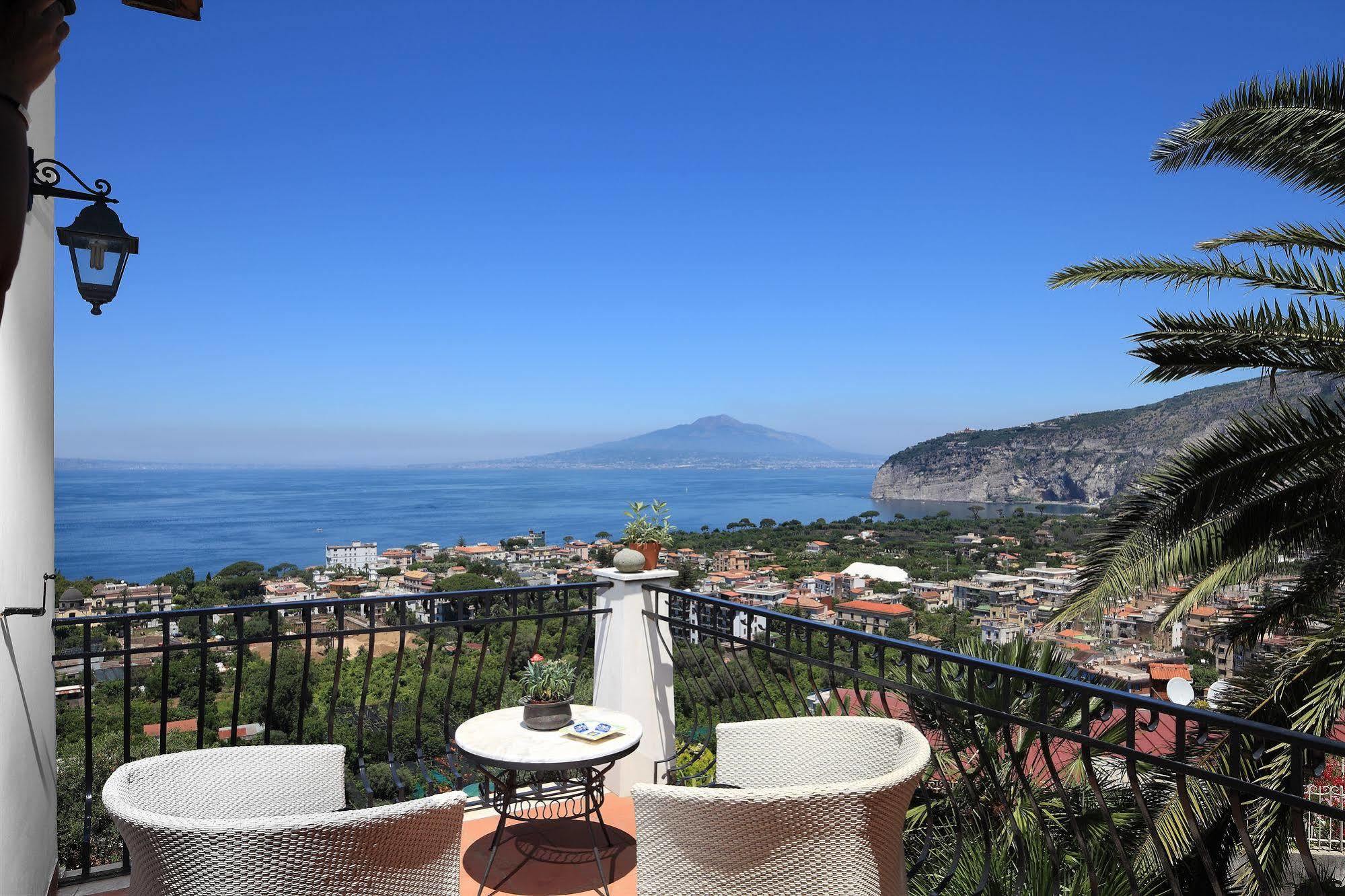 M Suites Sorrento Luaran gambar