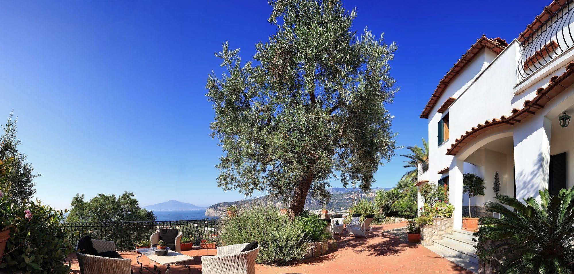 M Suites Sorrento Luaran gambar