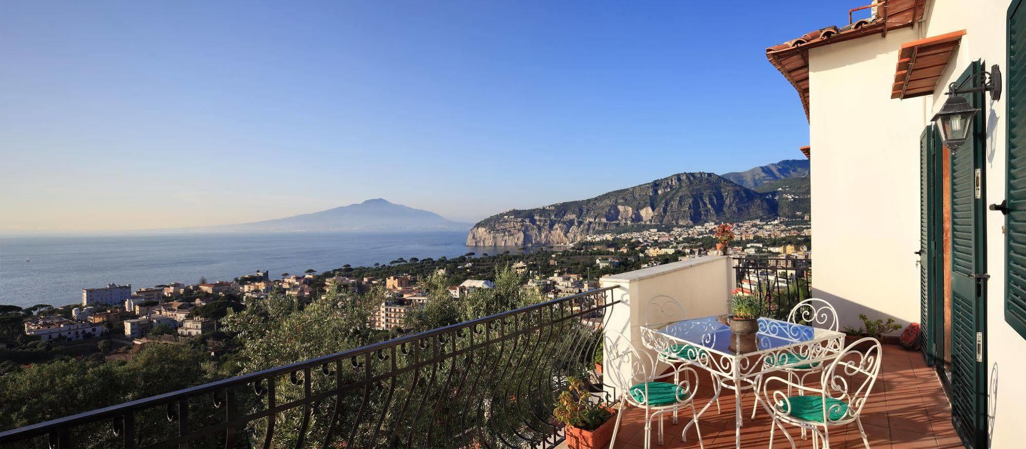 M Suites Sorrento Luaran gambar